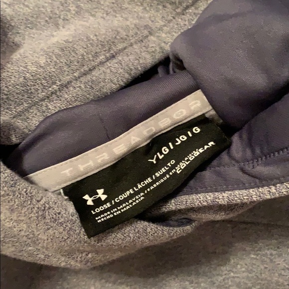 Grey Under Armor Sweatshirt/ Hoodie Youth Large - Picture 3 of 3